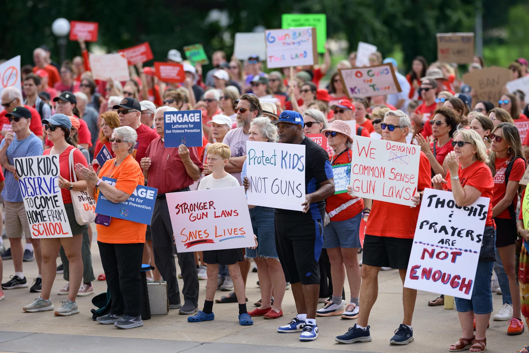 Minneapolis school shooting reignites gun control debate